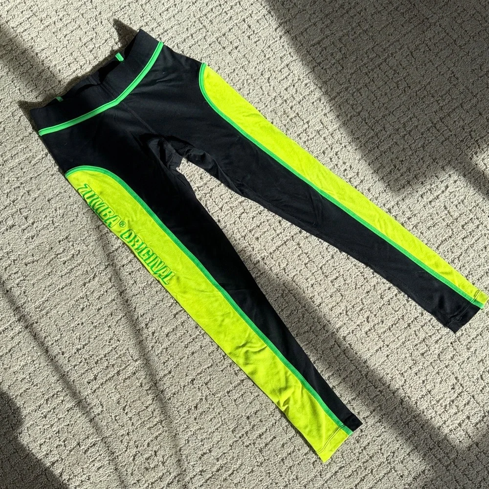 Zumba Black and Neon Yellow piped Leggings - Picture 1 of 4